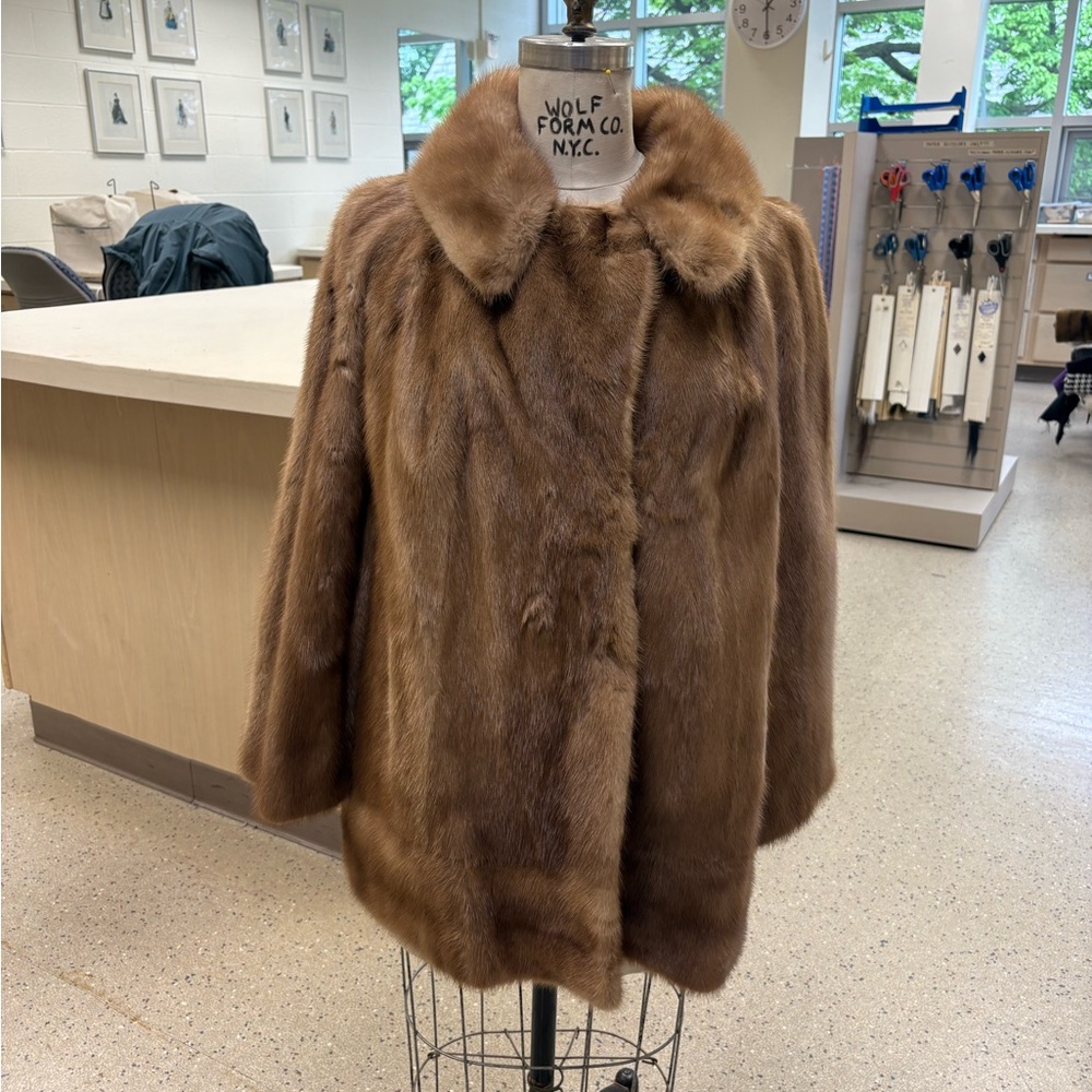 Vintage Plush Brown Mink Fur Coat with Hidden Clasps